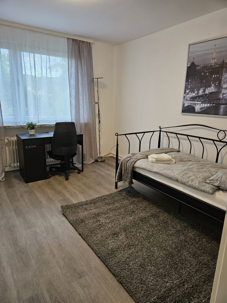 Wohnung F – Zimmer 13